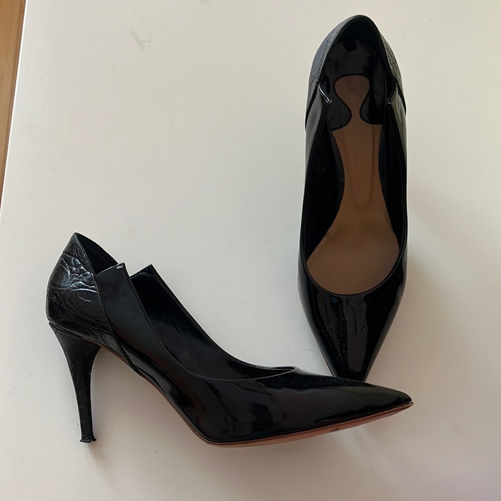 Chloe black leather pumps